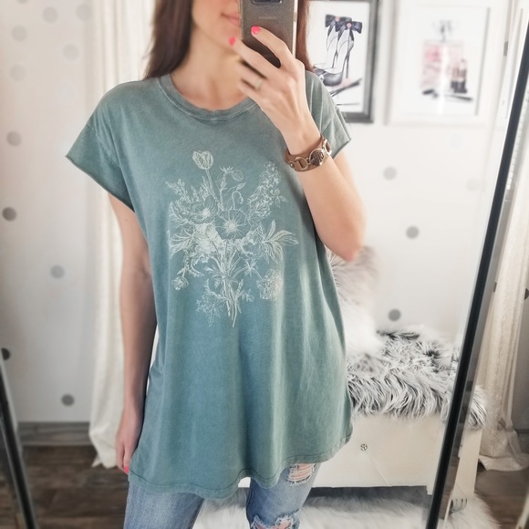 Last1️⃣AMELINA Ultra Soft Vintage Graphic Tee - Picture 2 of 9